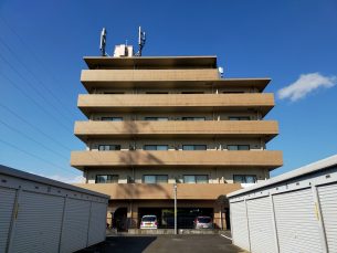 ロイヤルメゾン大橋（1・5号）角